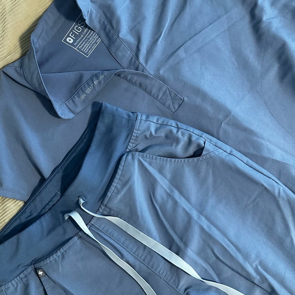 Figs Scrub Set